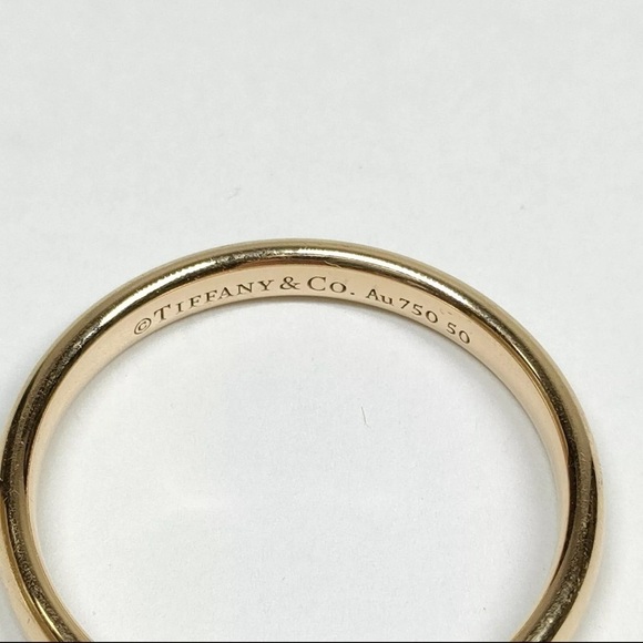 Tiffany and Co. Ring Classic Band Ring 18K Yellow Gold - Picture 2 of 7